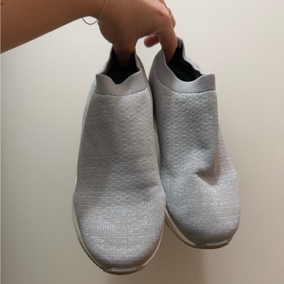 Blando Waterproof Gray Knit Slip On Sneakers (Size 8) - Picture 7 of 9